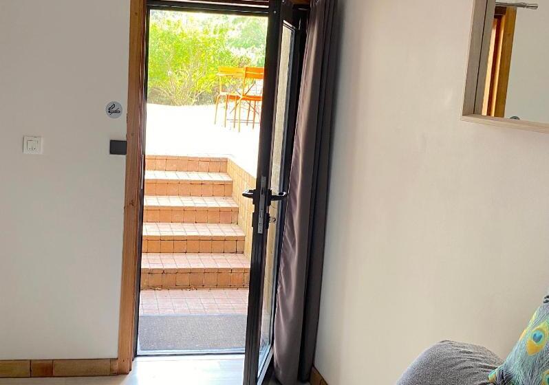 Bed and Breakfast La Villa Du Rhône