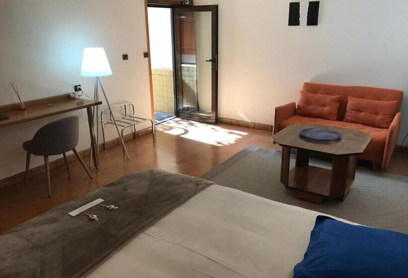 Bed and Breakfast La Villa Du Rhône