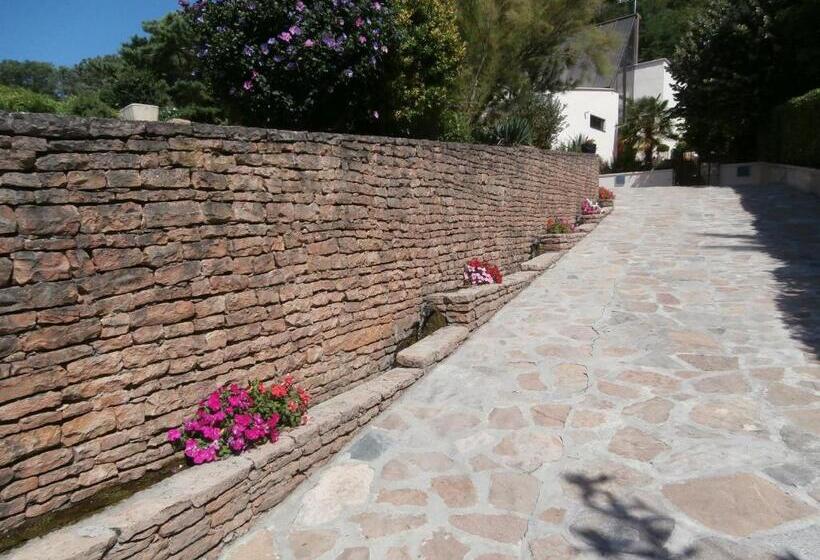 Bed and Breakfast La Villa Du Rhône