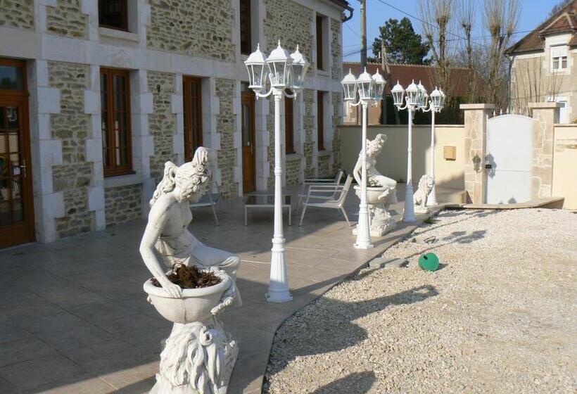 مبيت وإفطار Le Manoir Des Chapelles