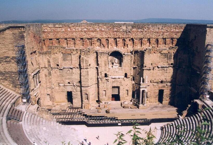 ベッドアンドブレックファースト Le Mas De L'amandier