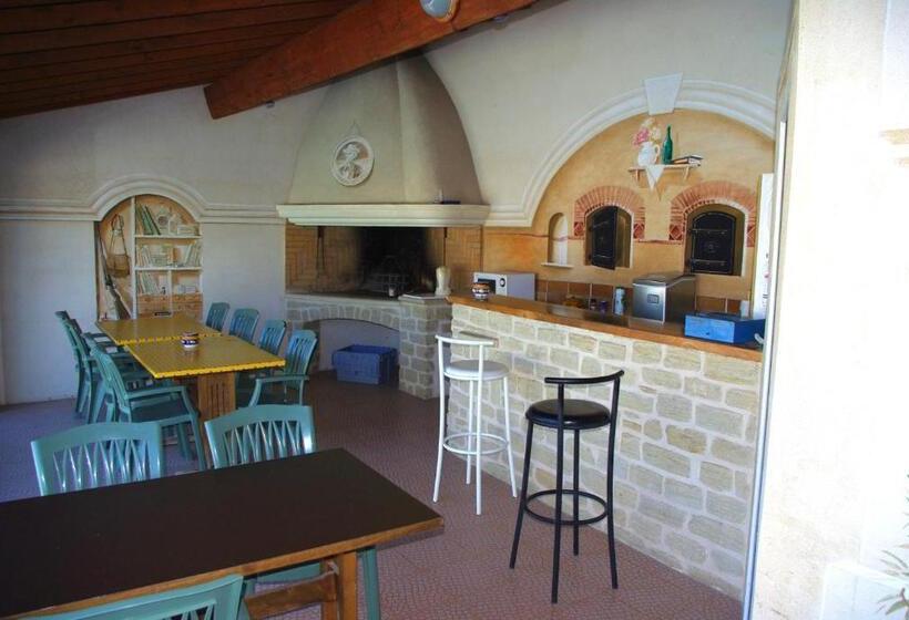 ベッドアンドブレックファースト Le Mas De L'amandier