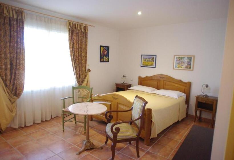 ベッドアンドブレックファースト Le Mas De L'amandier