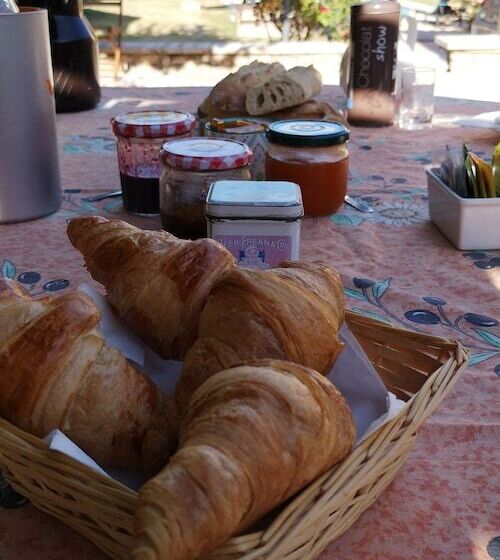 Bed and Breakfast Les Cigales