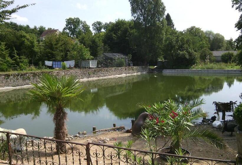 مبيت وإفطار Les Douves