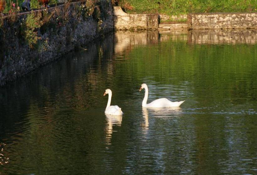 مبيت وإفطار Les Douves