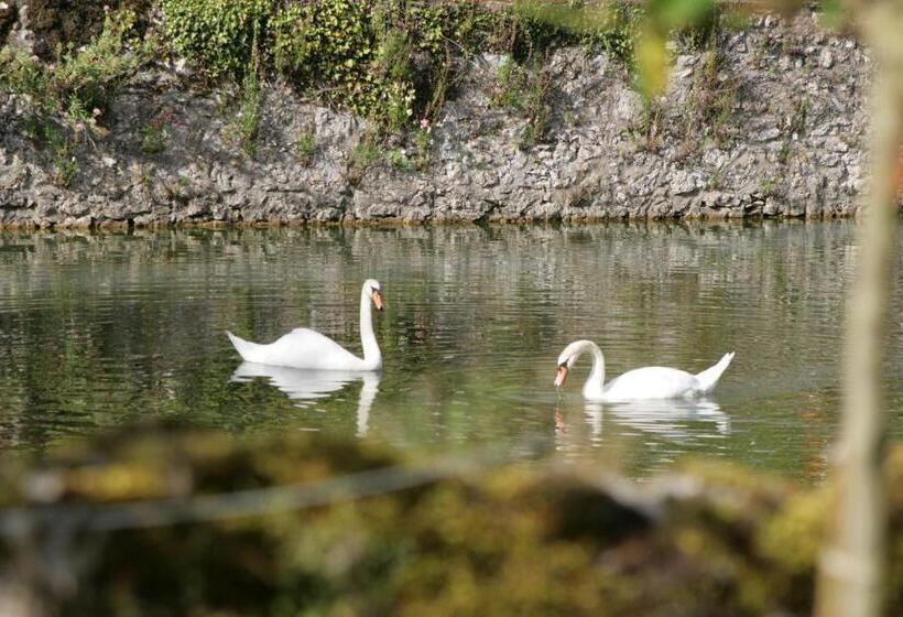 مبيت وإفطار Les Douves