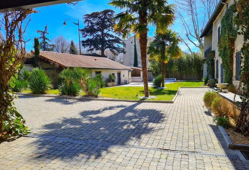 مبيت وإفطار Lyon Faubourg   Saint Priest