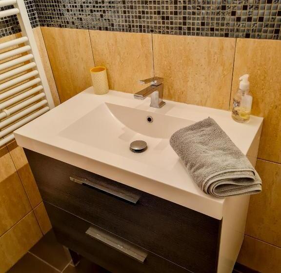 مبيت وإفطار Lyon Faubourg   Saint Priest