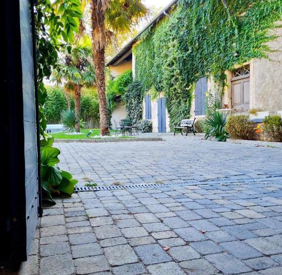 مبيت وإفطار Lyon Faubourg   Saint Priest