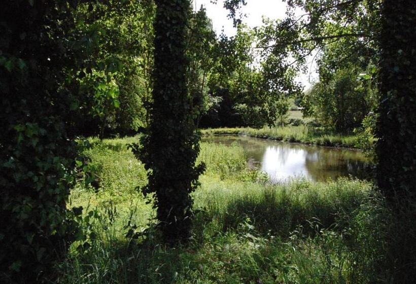 تختخواب و صبحانه Maison D Hotes & Gites Domaine De La Garaye