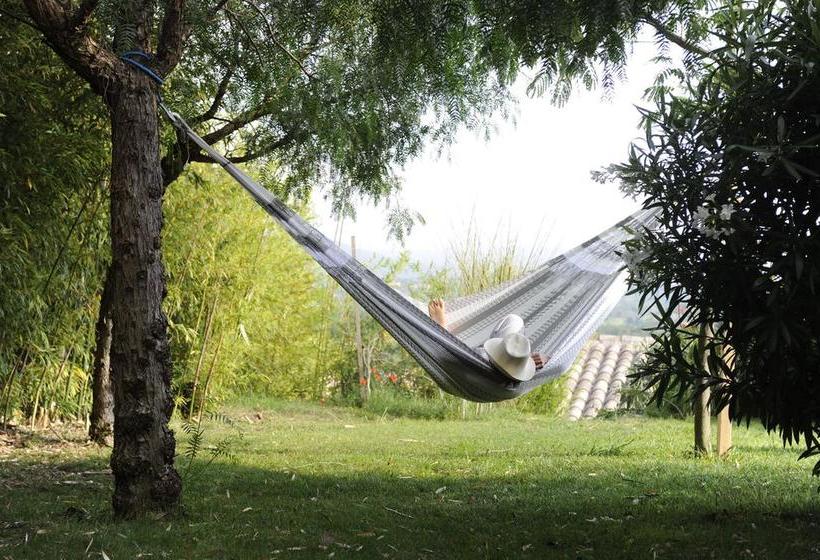 مبيت وإفطار Mouramour