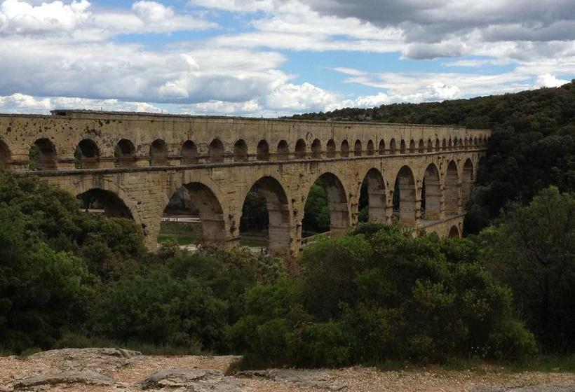 تختخواب و صبحانه New Cabanon