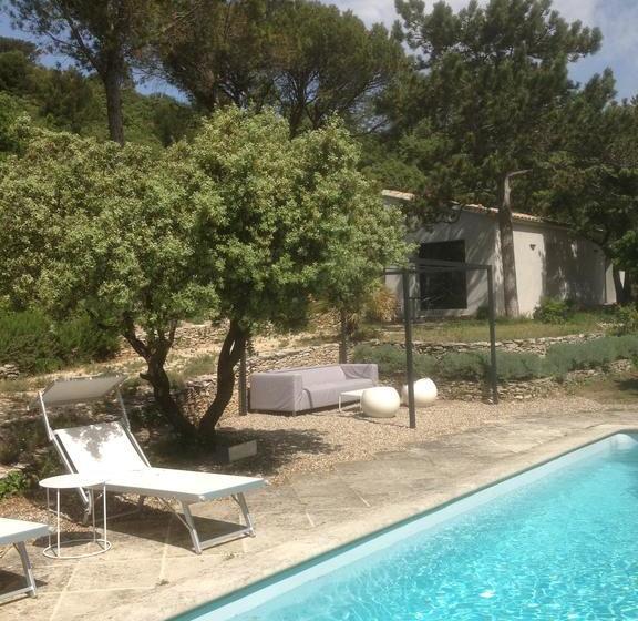 تختخواب و صبحانه New Cabanon