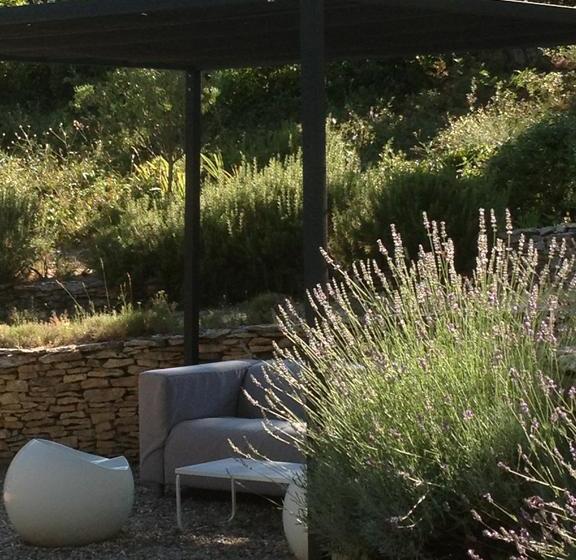 تختخواب و صبحانه New Cabanon