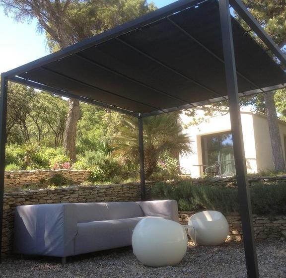 تختخواب و صبحانه New Cabanon