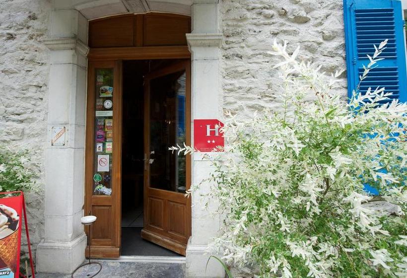 هتل Auberge La Caverne