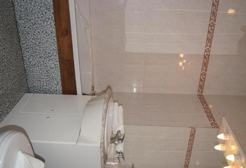 فندق Aux Trois Jean