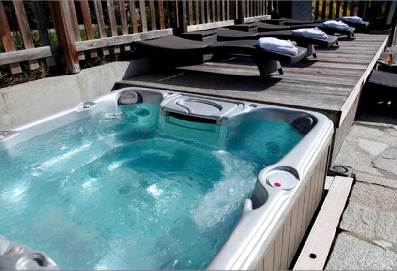 فندق La Ferme Du Chozal, Chalet De Tradition