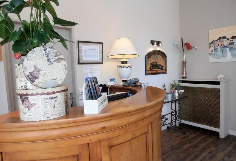 Отель Crystal Hôtel