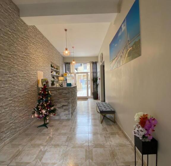 Отель De Normandie