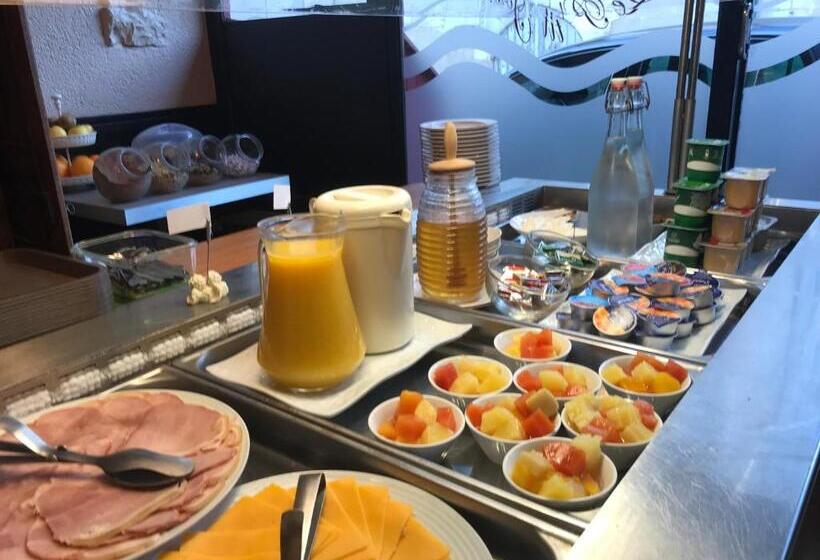 호텔 Du Centre   Restaurant Le P Tit Gourmet