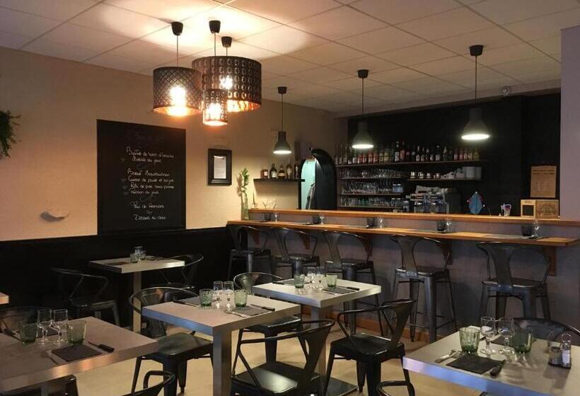 호텔 Du Centre   Restaurant Le P Tit Gourmet