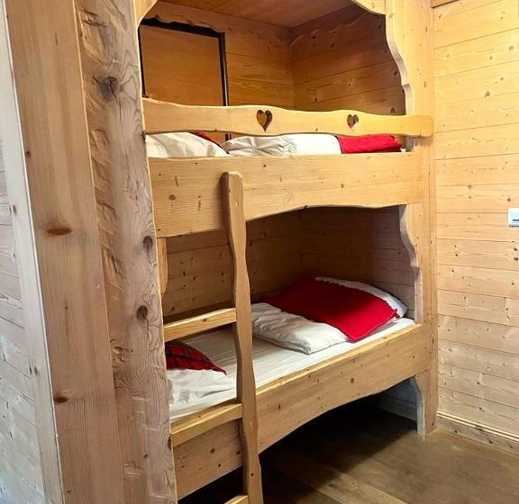 Hotelli Fleur Des Neiges