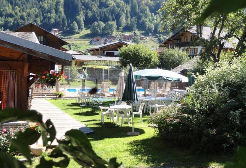 Hotelli Fleur Des Neiges