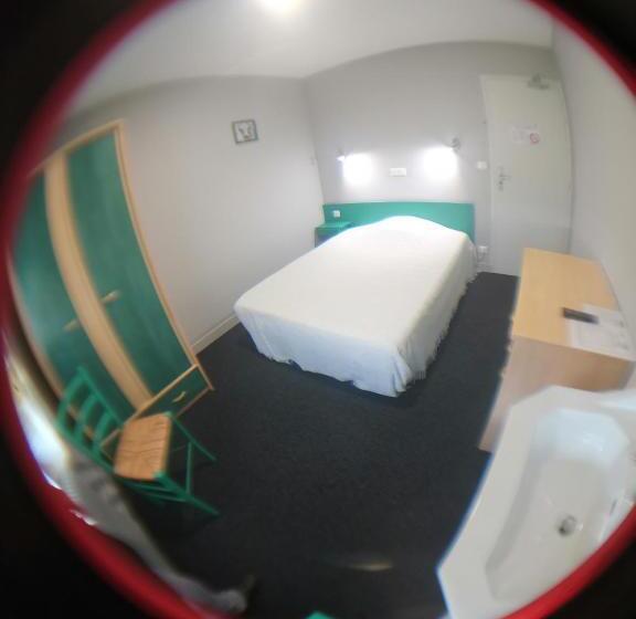 בית מלון כפרי Hôtel Bar Des Arènes