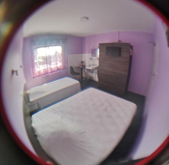 בית מלון כפרי Hôtel Bar Des Arènes