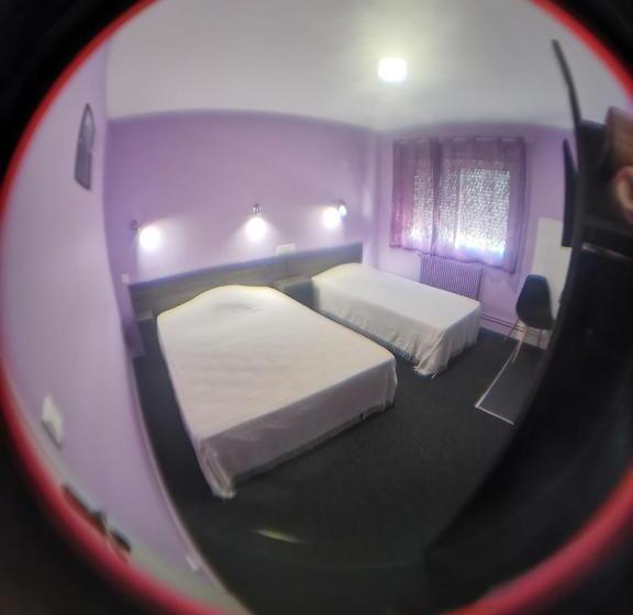 בית מלון כפרי Hôtel Bar Des Arènes