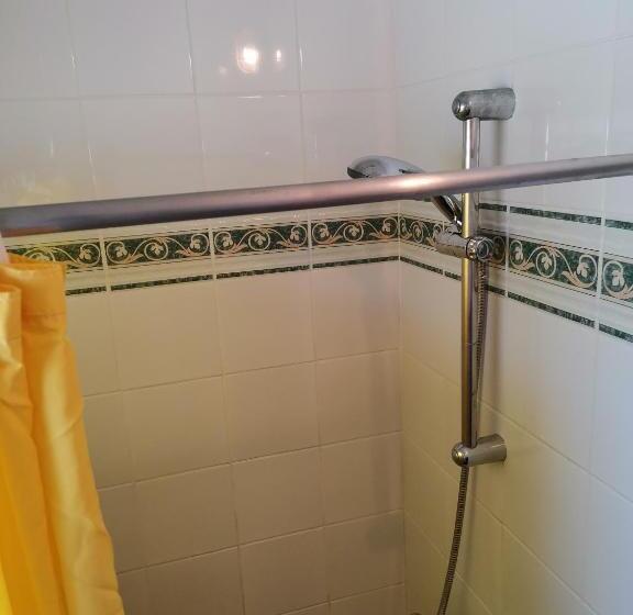 בית מלון כפרי Hôtel Bar Des Arènes