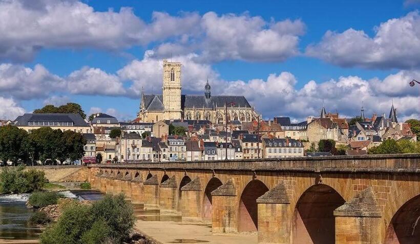 ホテル Hôtel De Clèves