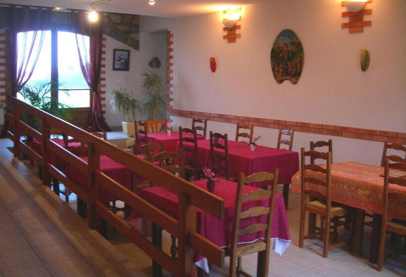 فندق Hôtel De La Madeleine à Tornac