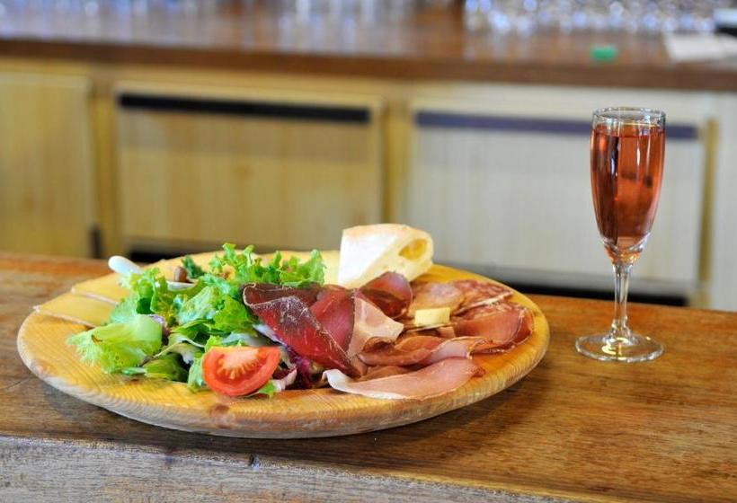 فندق Hôtel Le Mont Jorat