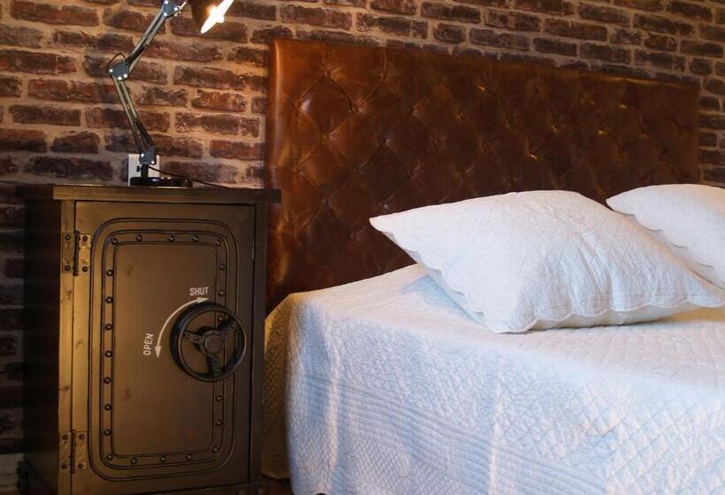 فندق Hôtel Les Hauts De Mourèze