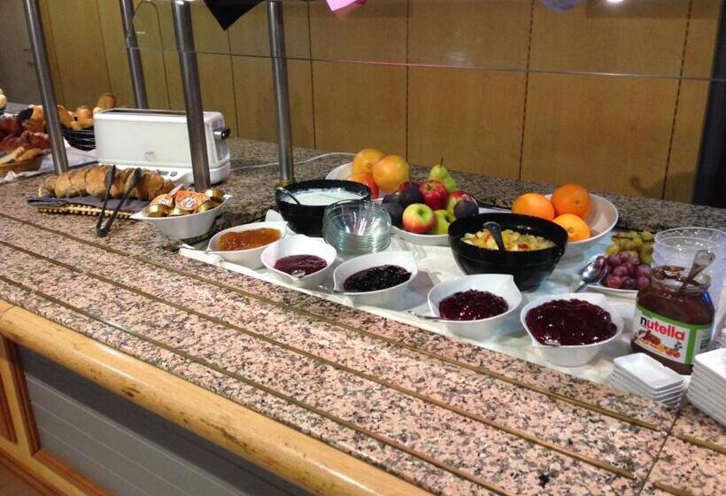 Отель Hôtel Restaurant De L Europort