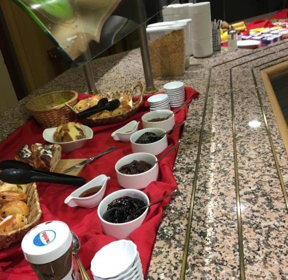 Отель Hôtel Restaurant De L Europort