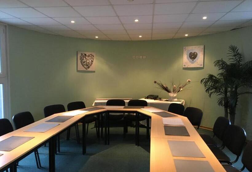 Отель Hôtel Restaurant De L Europort