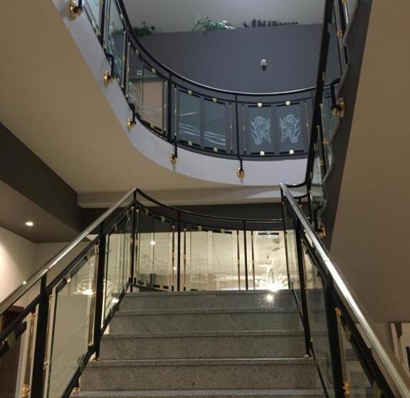 Отель Hôtel Restaurant De L Europort