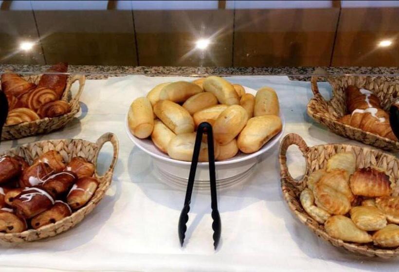 Отель Hôtel Restaurant De L Europort