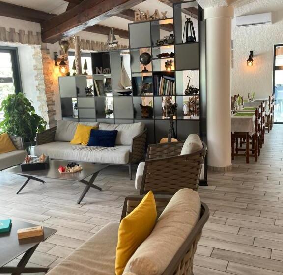 Отель Hôtel Spa L Ermitage