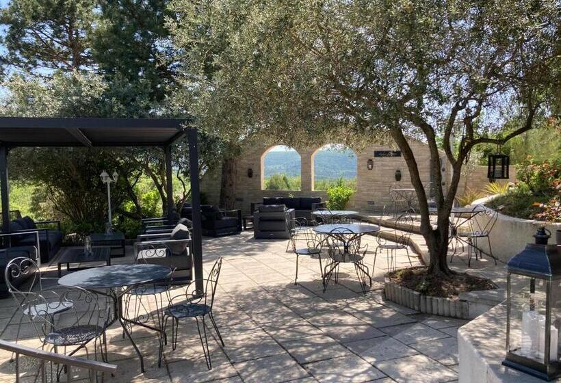 Отель Hôtel Spa L Ermitage