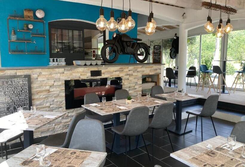 Отель Hôtel Spa L Ermitage