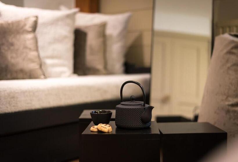 Отель Hôtel Restaurant La Ferme De Cupelin