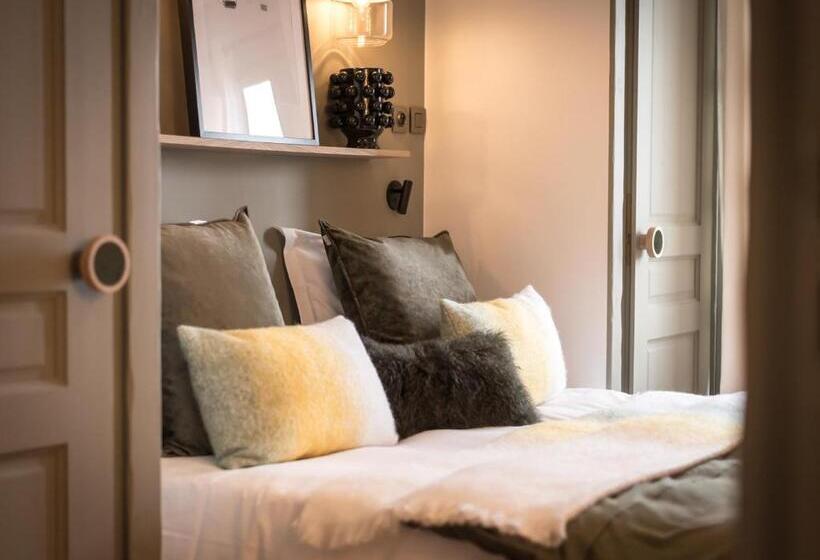 Отель Hôtel Restaurant La Ferme De Cupelin