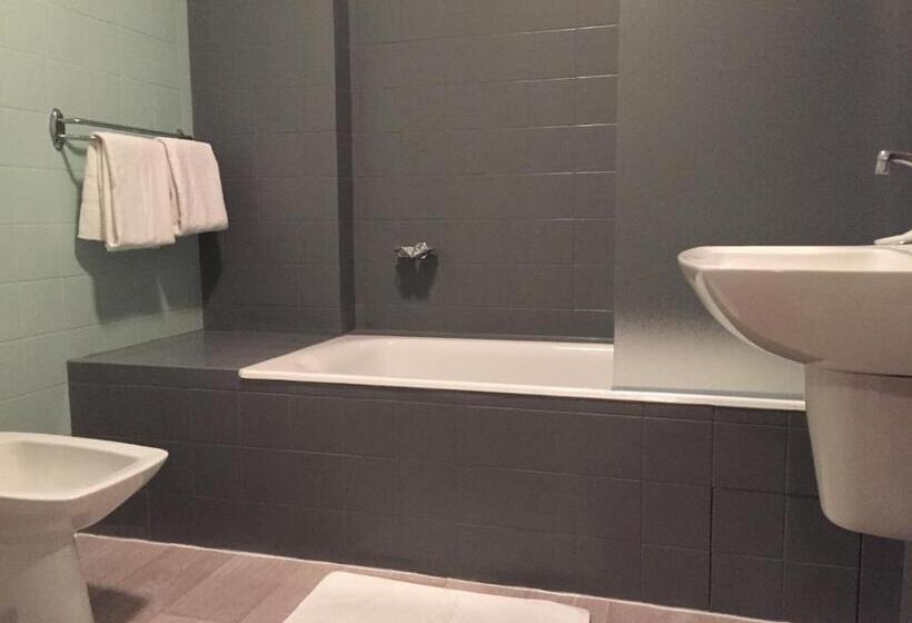 فندق Hôtel Restaurant La Voile   Le Dock Er