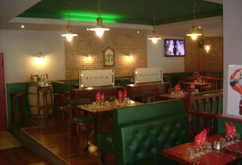 호텔 Hôtel Restaurant Le Blueberry