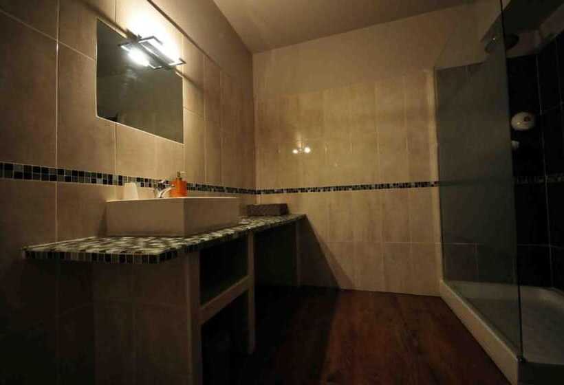 בית מלון כפרי Hôtel Restaurant Le Victor Hugo